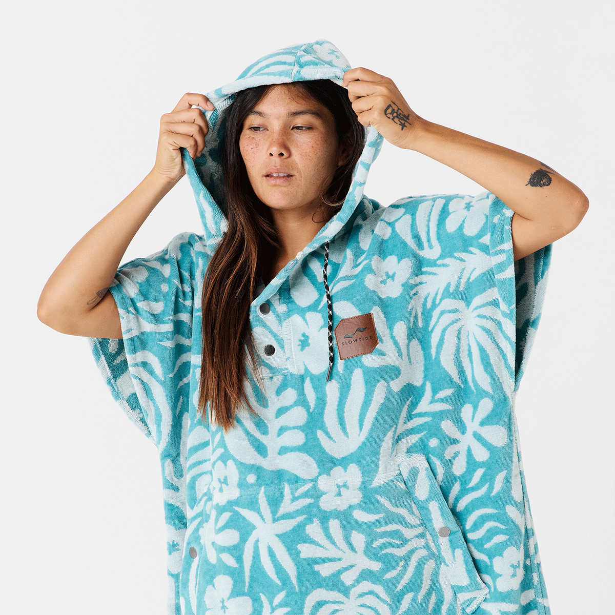 slowtide-sunny-extra-warm-poncho-sky-blue image 3