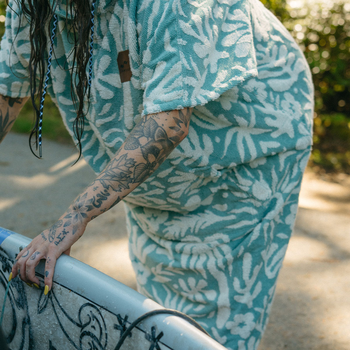 slowtide-sunny-extra-warm-poncho-sky-blue image 6