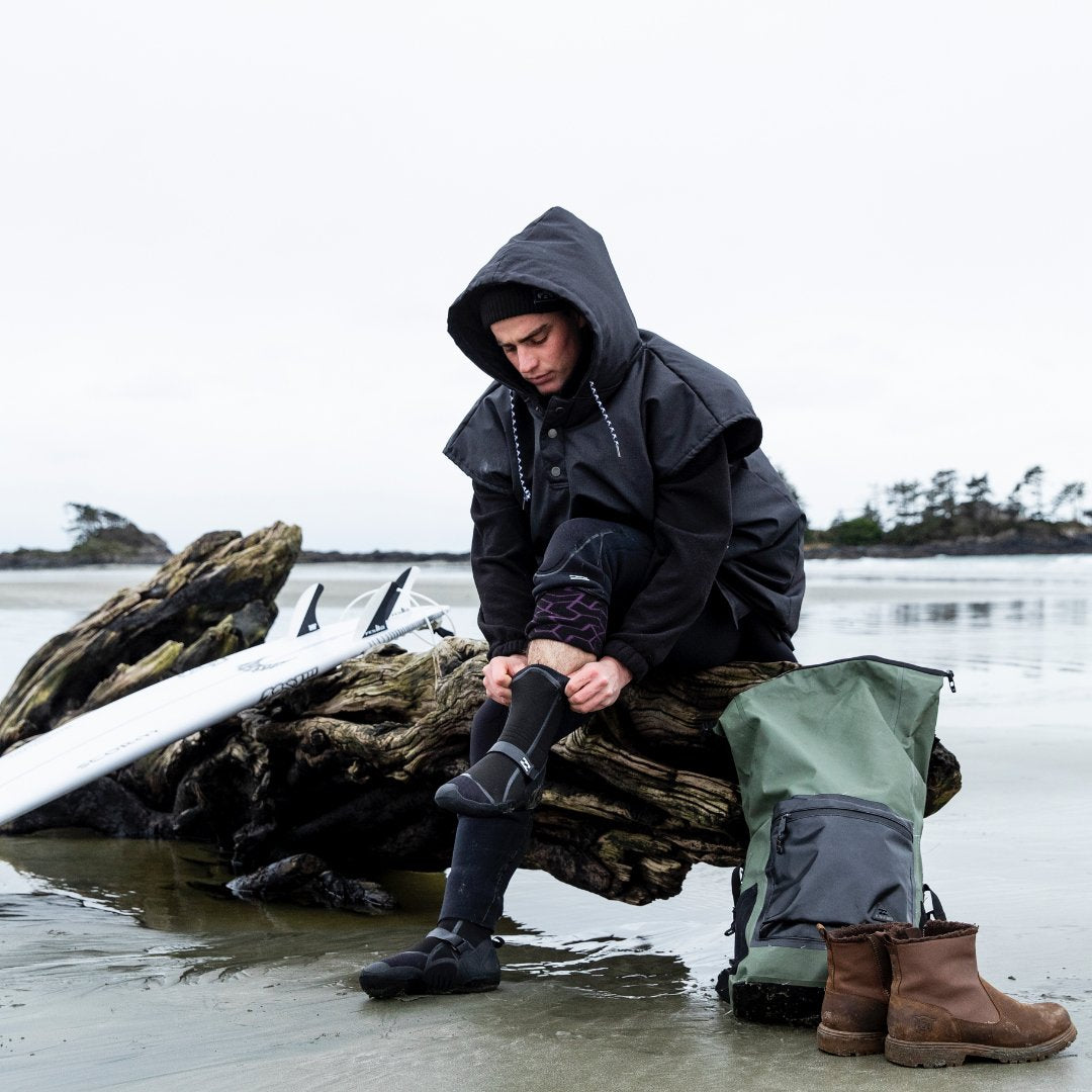 slowtide-waterproof-changing-poncho image 2