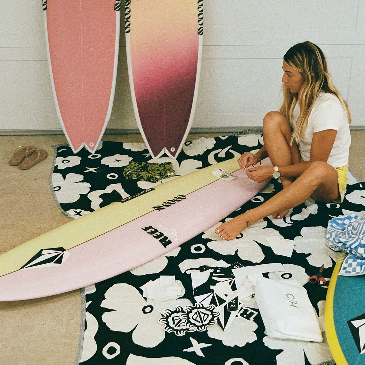 slowtide-xoxo-driftweave-beach-blanket-black-coco-ho-x-slowtide image 3